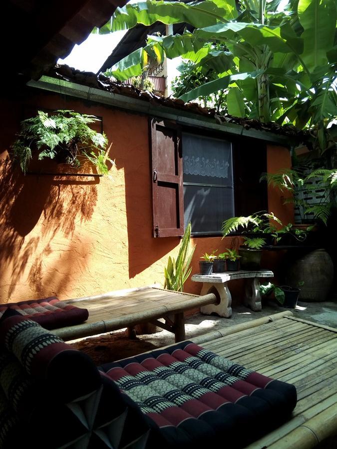 Twin House @ Tapae Pansiyon Chiang Mai Dış mekan fotoğraf