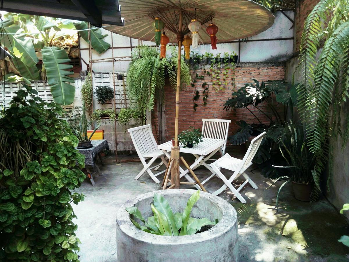 Twin House @ Tapae Pansiyon Chiang Mai Dış mekan fotoğraf