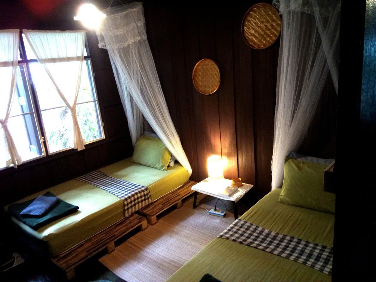 Twin House @ Tapae Pansiyon Chiang Mai Dış mekan fotoğraf