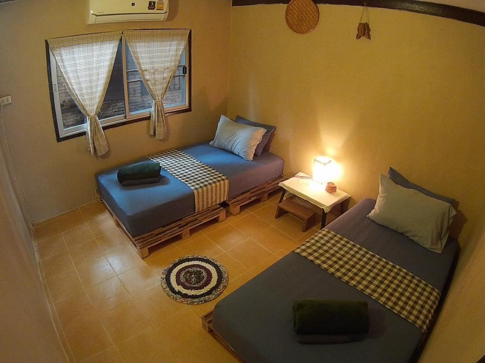Twin House @ Tapae Pansiyon Chiang Mai Dış mekan fotoğraf