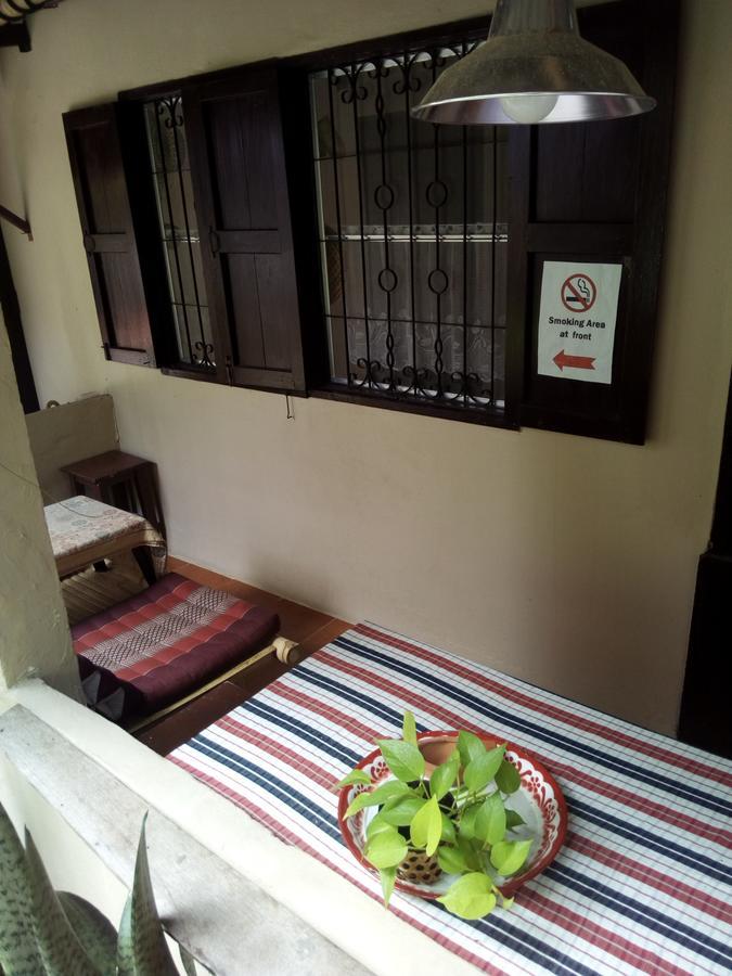 Twin House @ Tapae Pansiyon Chiang Mai Dış mekan fotoğraf