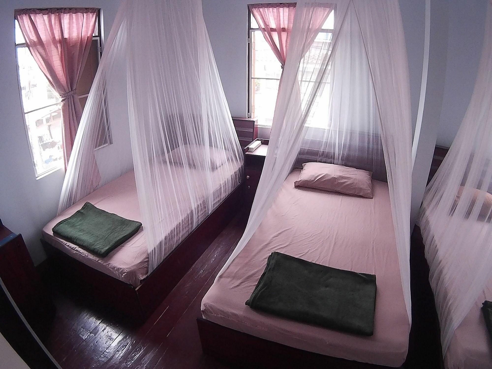 Twin House @ Tapae Pansiyon Chiang Mai Dış mekan fotoğraf
